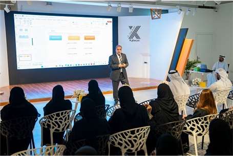 زيارة ميدانية لطلبة كلية القانون لحضور محاضرة من تنظيم دائرة الشؤون القانونية بحكومة عجمان